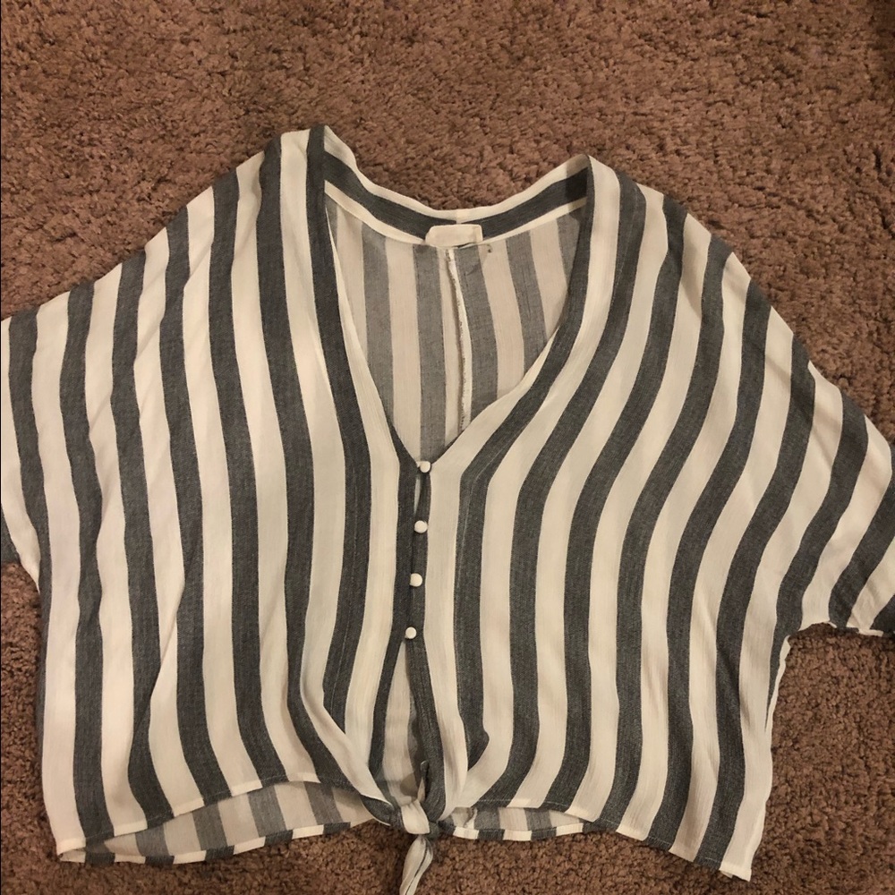 Flowy mid length sleeve top